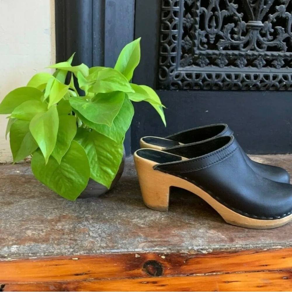 No. 6 old school clogs